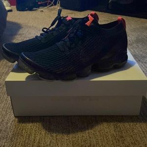 Nike Air Vapormax Flyknit 3.   Size 10